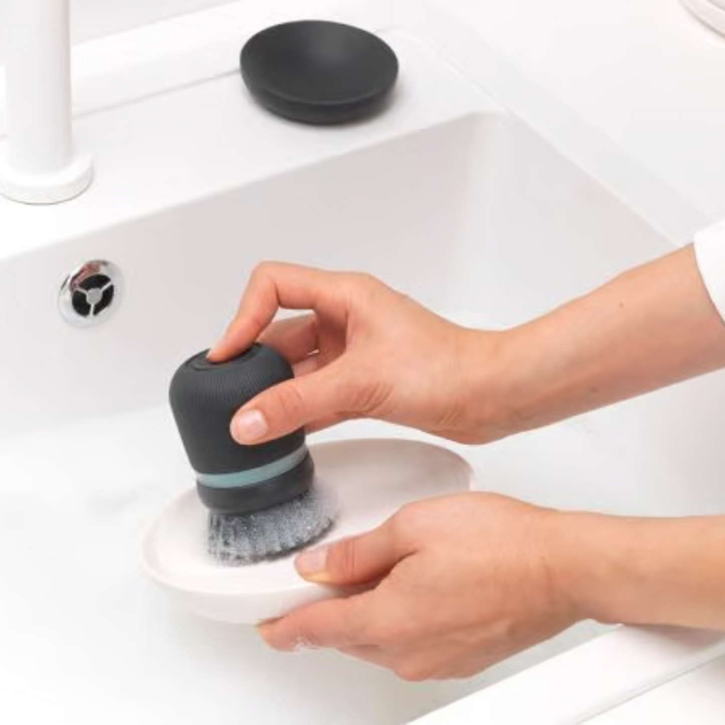 Afwasborstel met zeepdispenser