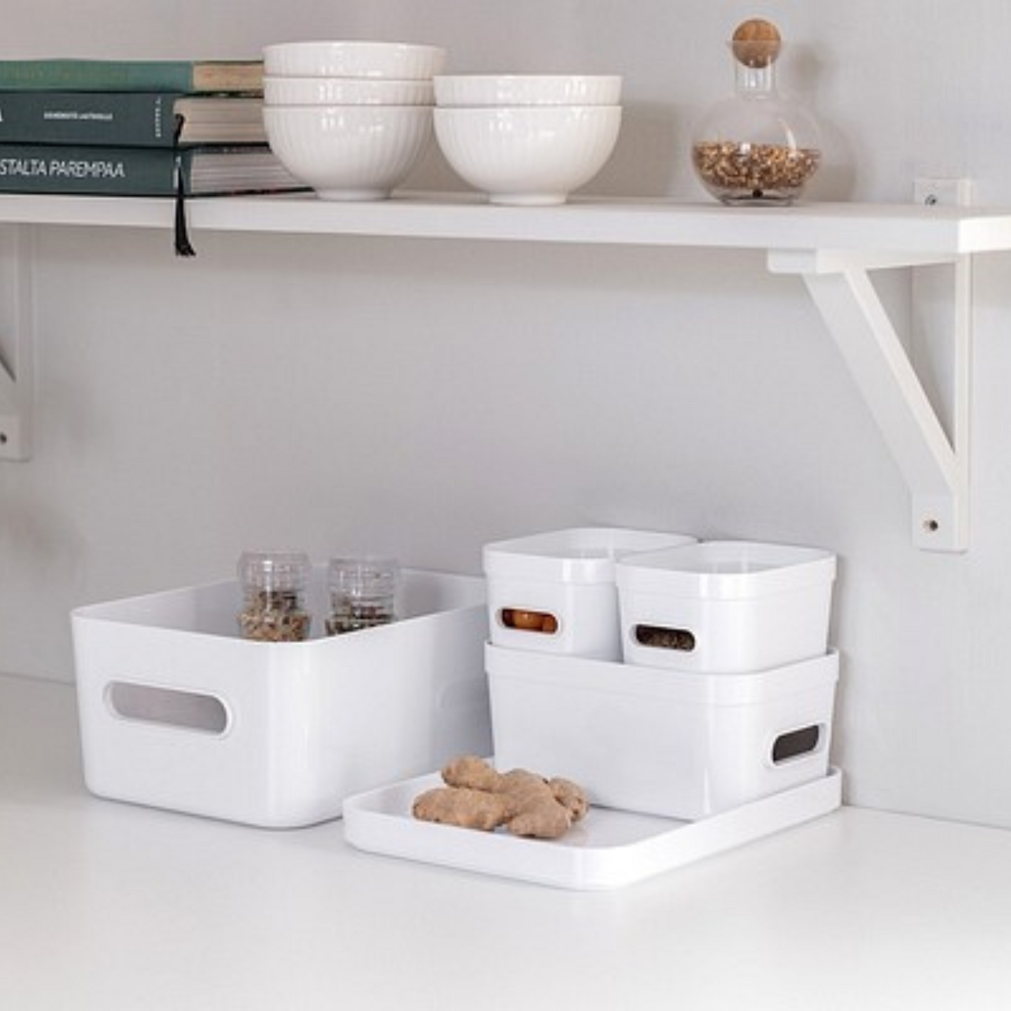Compact White M lid